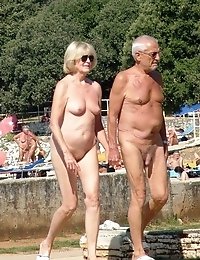 Amateur beach show quim erotic photos