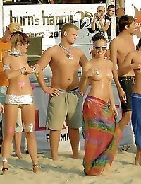 Amateur beach big tits xxx pics